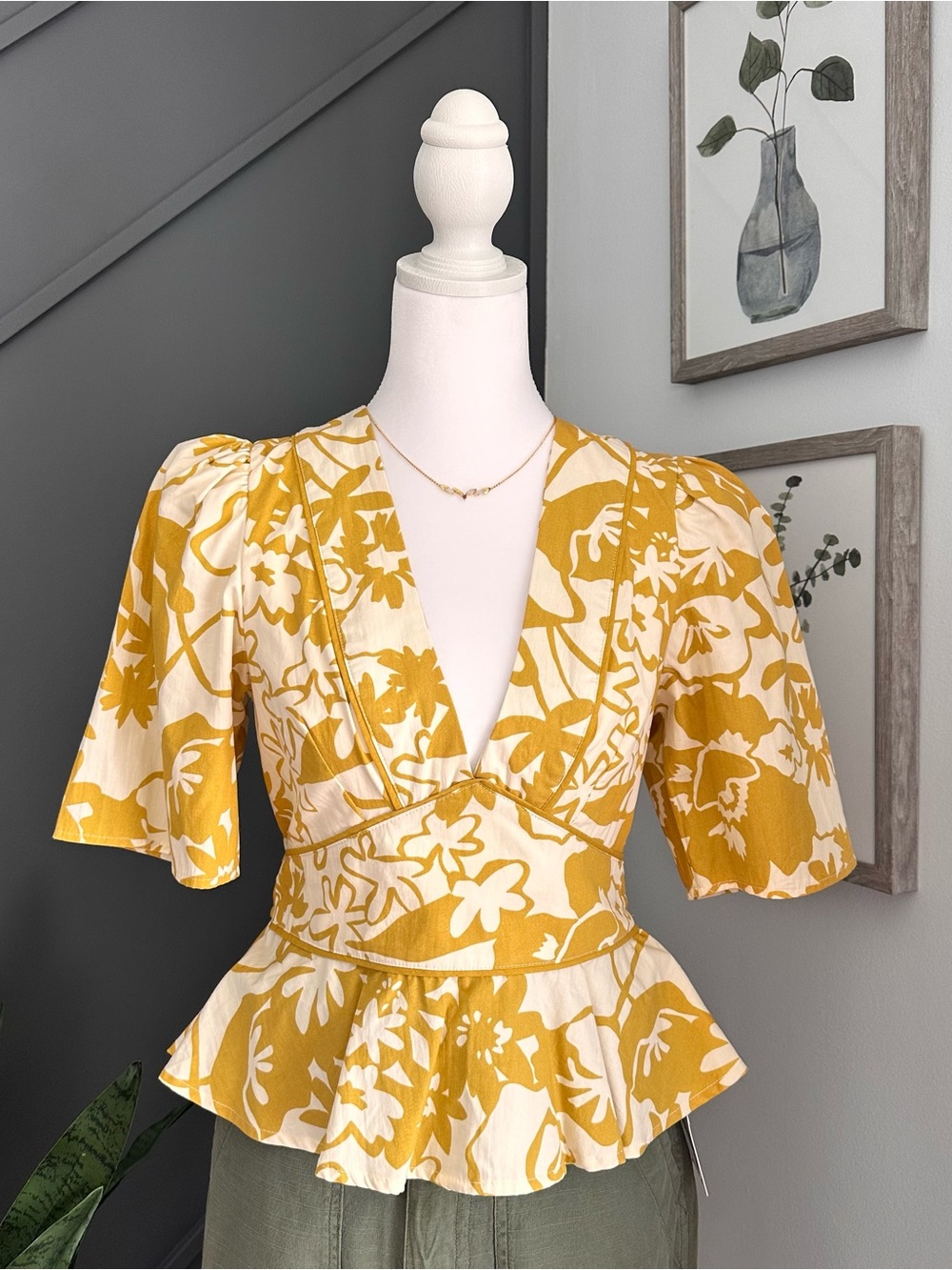 Band of the Free coquette Yellow Floral Top Puff Sleeve and Peplum bottom